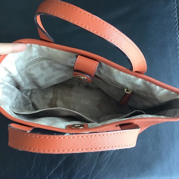 Michael Kors hand bag - Picture 3 of 5